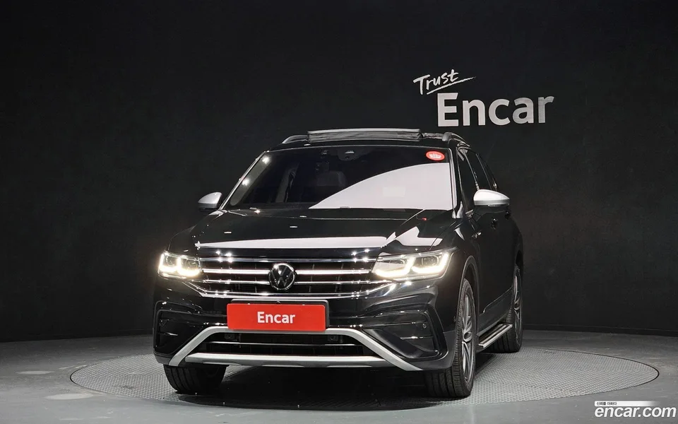 Volkswagen Tiguan Allspace 2.0 TSI 2023 — миниатюра 3