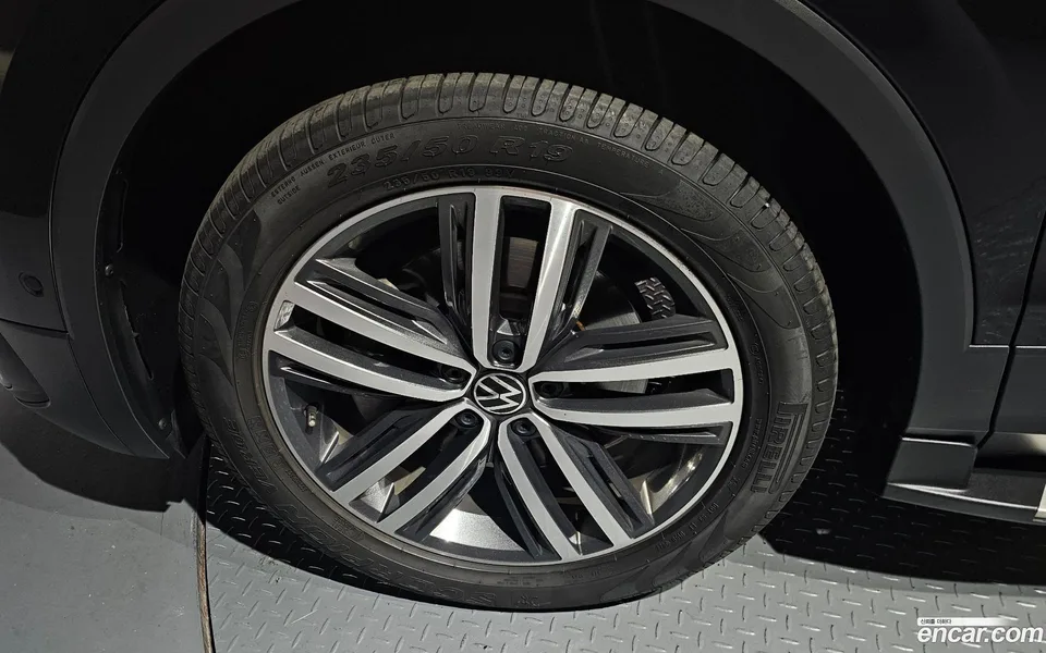 Volkswagen Tiguan Allspace 2.0 TSI 2023 — миниатюра 5
