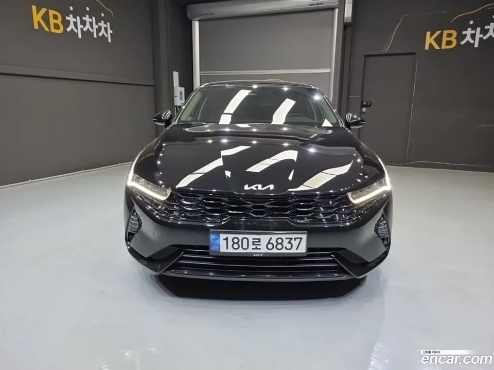 Kia K5 Hybrid 2023 — фото 1, купить с доставкой в Москву