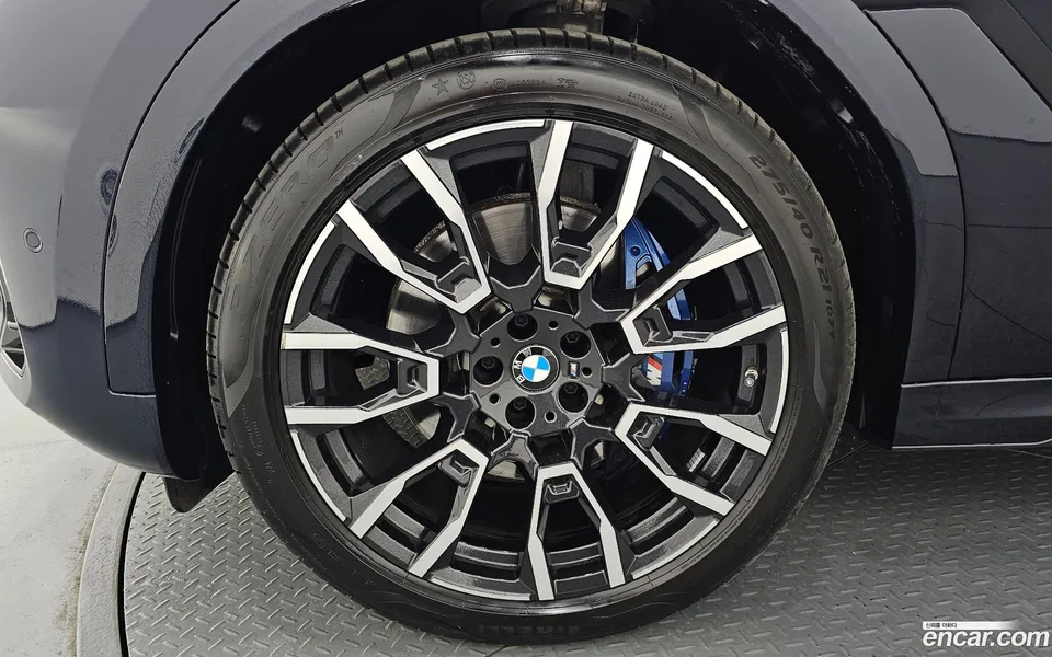 BMW X6 xDrive40i M 2025 — миниатюра 5