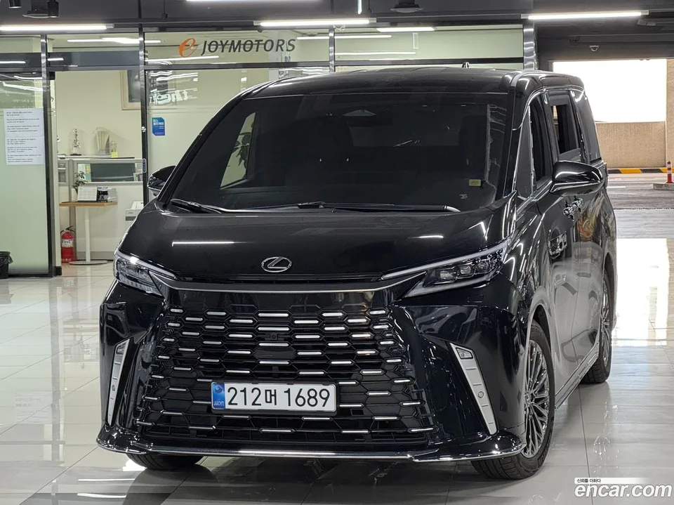 Lexus LM 500h 2025 — фото 1, купить с доставкой в Москву