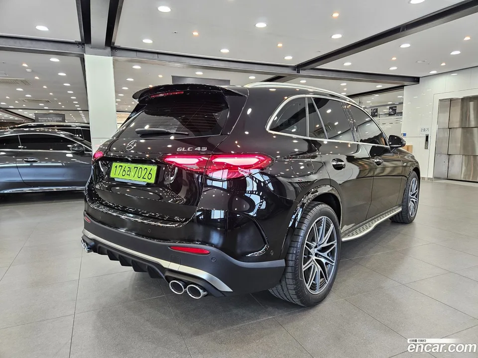 Mercedes-Benz GLC-Class AMG GLC43 4MATIC 2025 — миниатюра 2