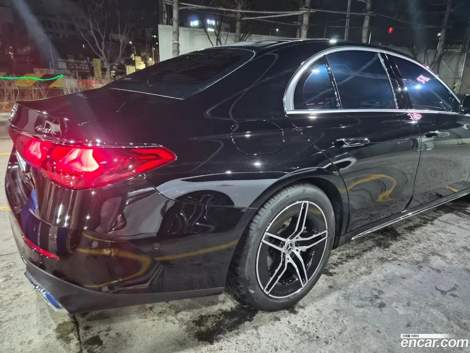 Mercedes-Benz E-Class E300 4MATIC AMG Line 2025 — миниатюра 2