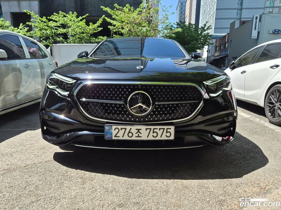 Mercedes-Benz E-Class E300 4MATIC AMG Line 2025 — миниатюра 3