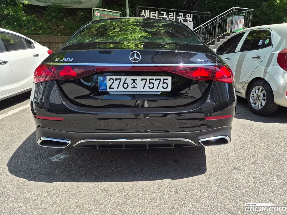 Mercedes-Benz E-Class E300 4MATIC AMG Line 2025 — миниатюра 4