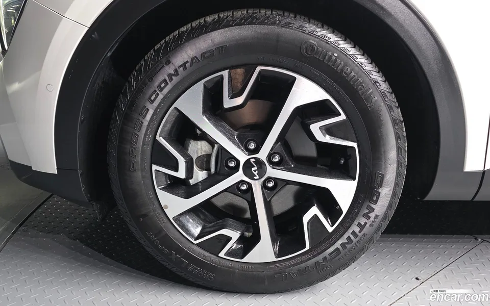 Kia Sportage Hybrid 2WD 2023 — миниатюра 5