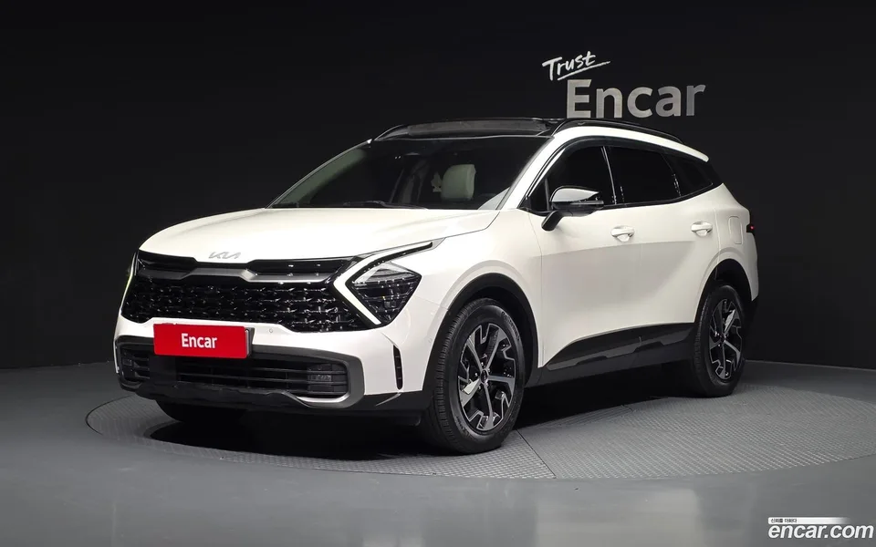 Kia Sportage Hybrid 2WD 2023 — фото 1, купить с доставкой в Москву