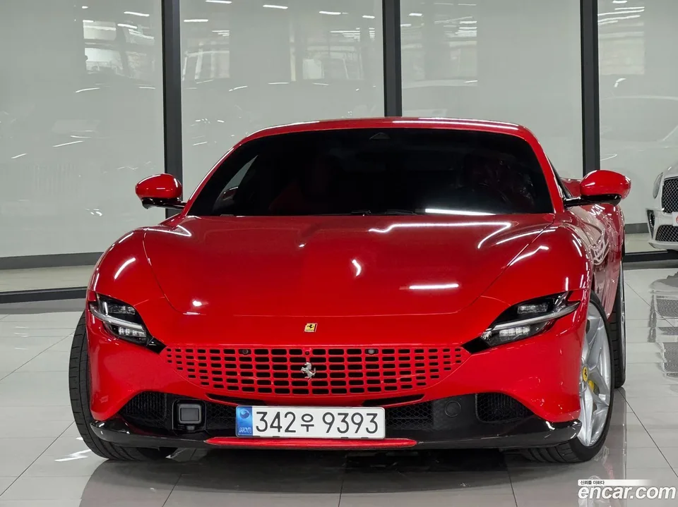 Ferrari Roma 3.9 2023 — фото 1, купить с доставкой в Москву