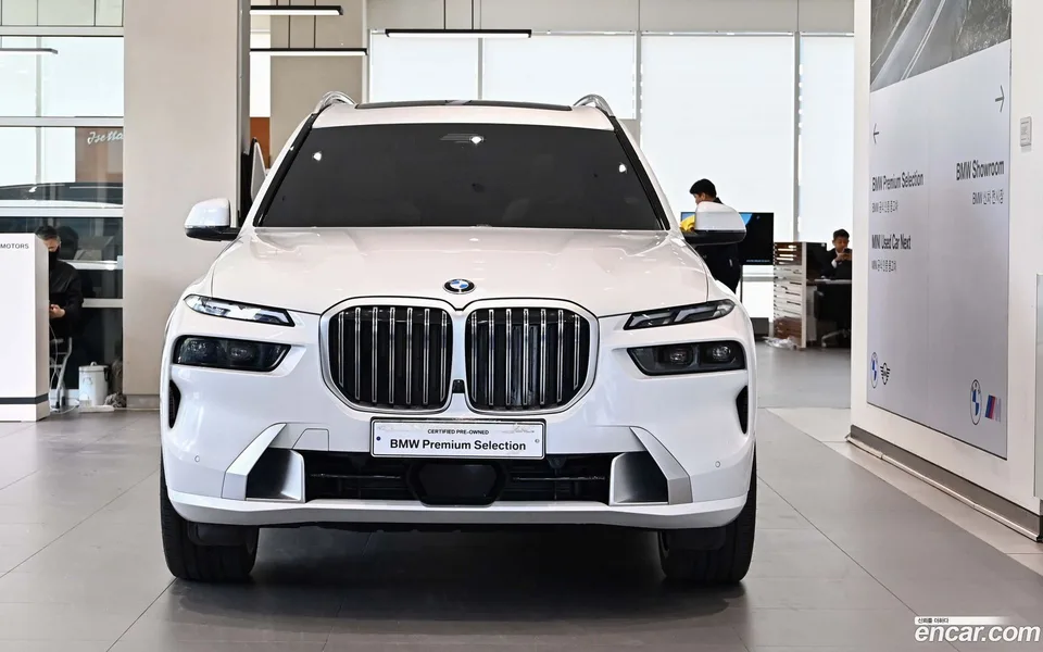 BMW X7 xDrive 40i 6 2023 — миниатюра 3