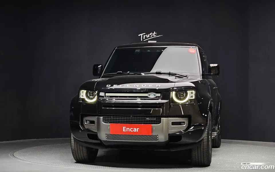 Land Rover Defender 110 P300 X- SE 2022 — миниатюра 2