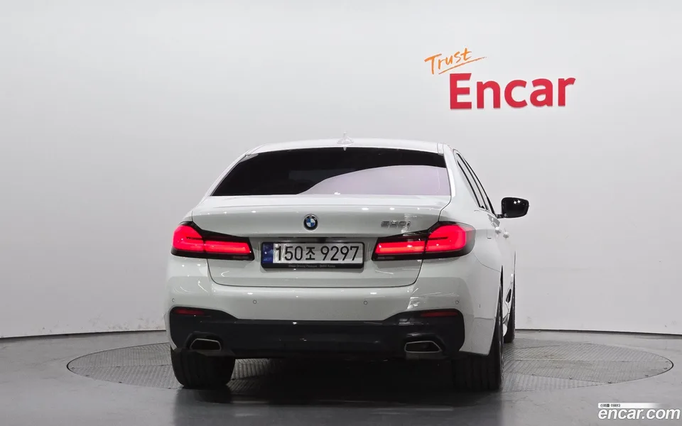 BMW 5 Series 520i M 2023 — миниатюра 4