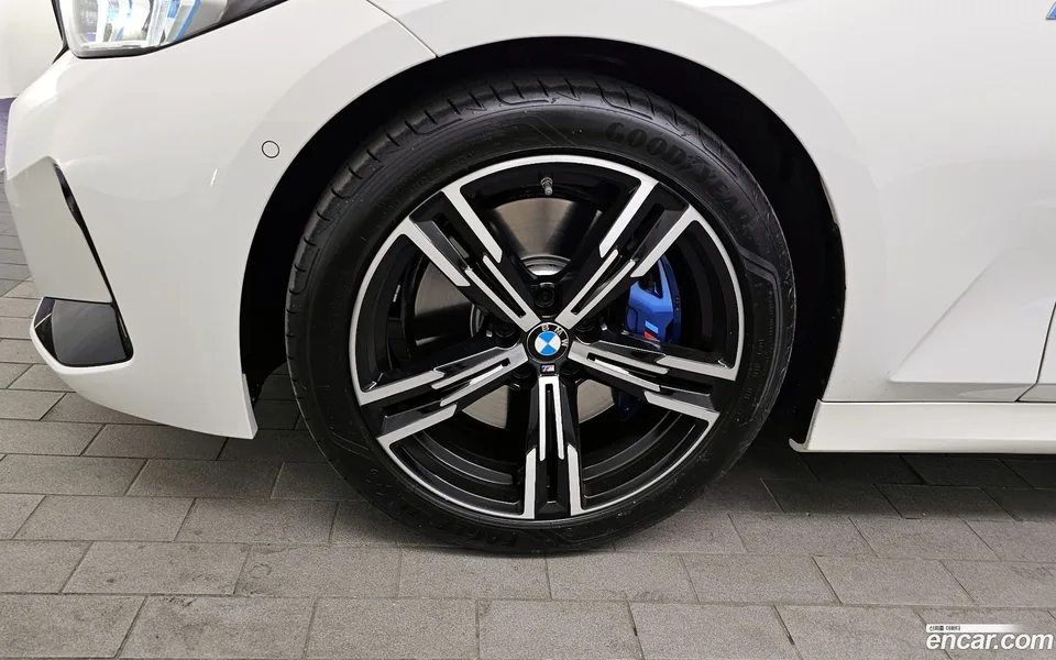 BMW 3 Series 320i M 2024 — миниатюра 5