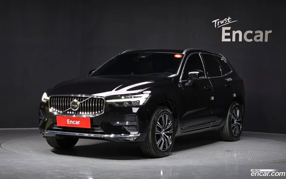 Volvo XC60 B5 2022 — фото 1, купить с доставкой в Москву