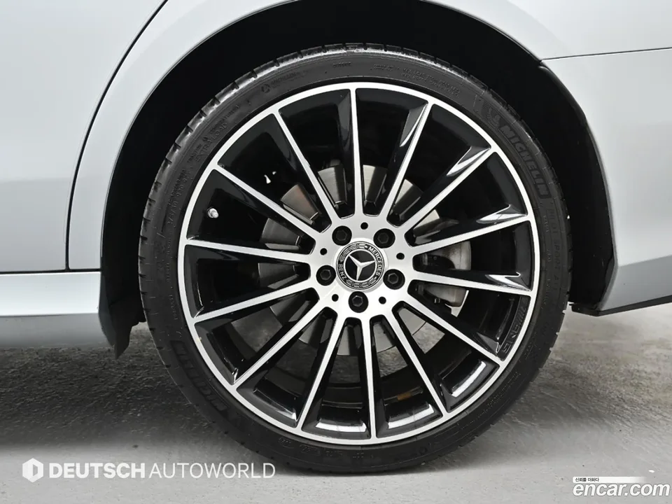 Mercedes-Benz E-Class E350 4MATIC AMG Line 2023 — миниатюра 5