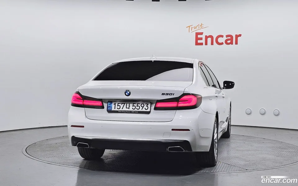 BMW 5 Series 530i 2022 — миниатюра 4