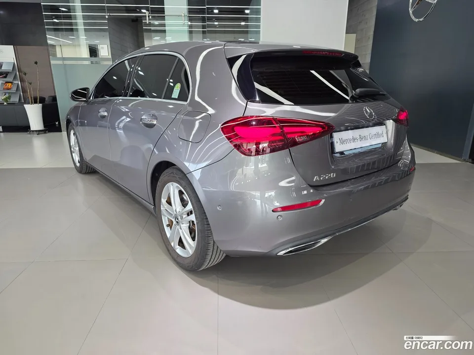 Mercedes-Benz A-Class A220 2025 — миниатюра 2