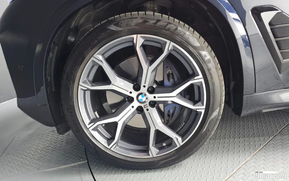 BMW X5 xDrive 40i M 2025 — миниатюра 5