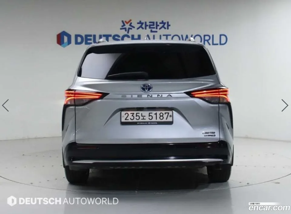 Toyota Sienna 2.5 2WD 2023 — миниатюра 4