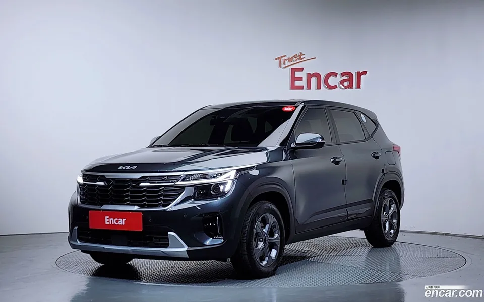 Kia Seltos 1.6 2WD 2024 — фото 1, купить с доставкой в Москву