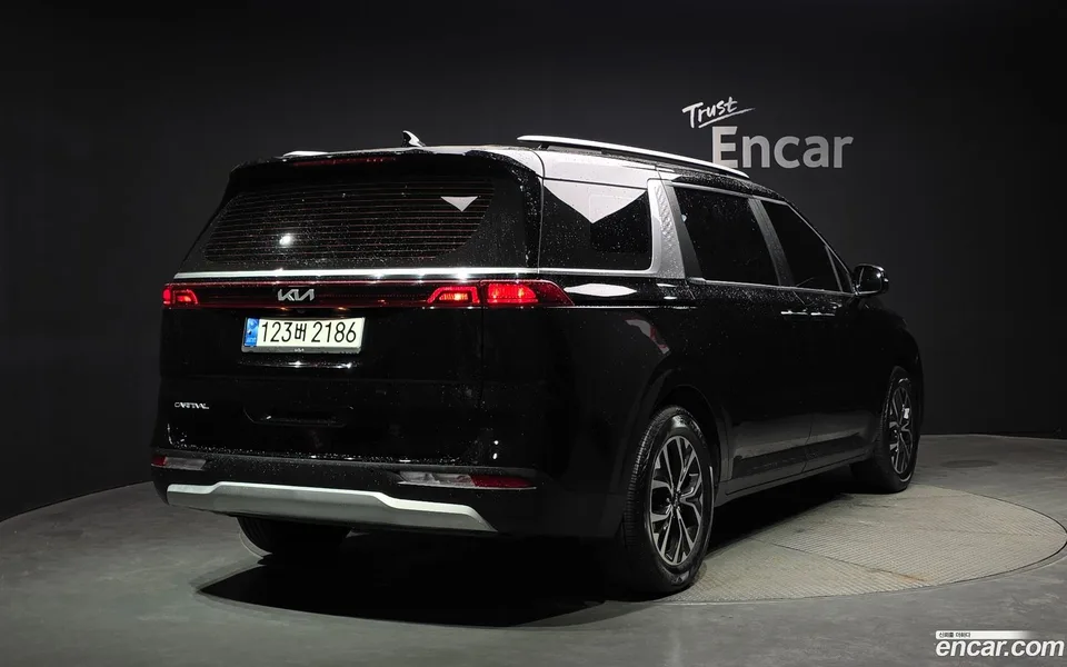 Kia Carnival 9 2023 — миниатюра 2