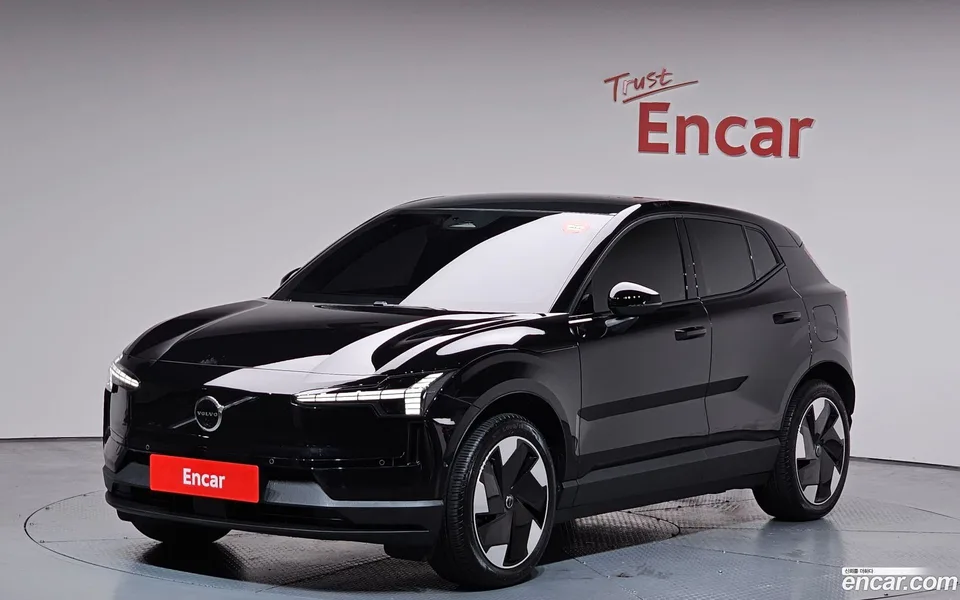 Volvo EX30 2025 — фото 1, купить с доставкой в Москву