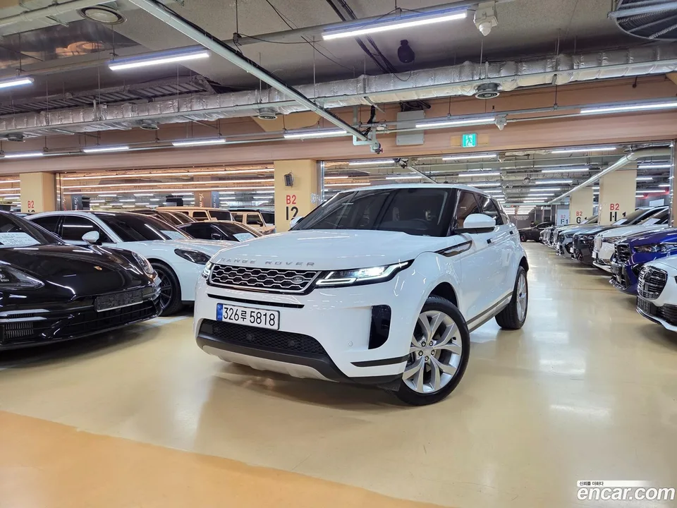 Land Rover Range Rover Evoque P250 SE 2023 — фото 1, купить с доставкой в Москву