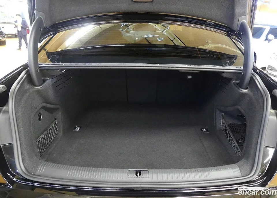 Audi A4 40 TFSI 2023 — миниатюра 4