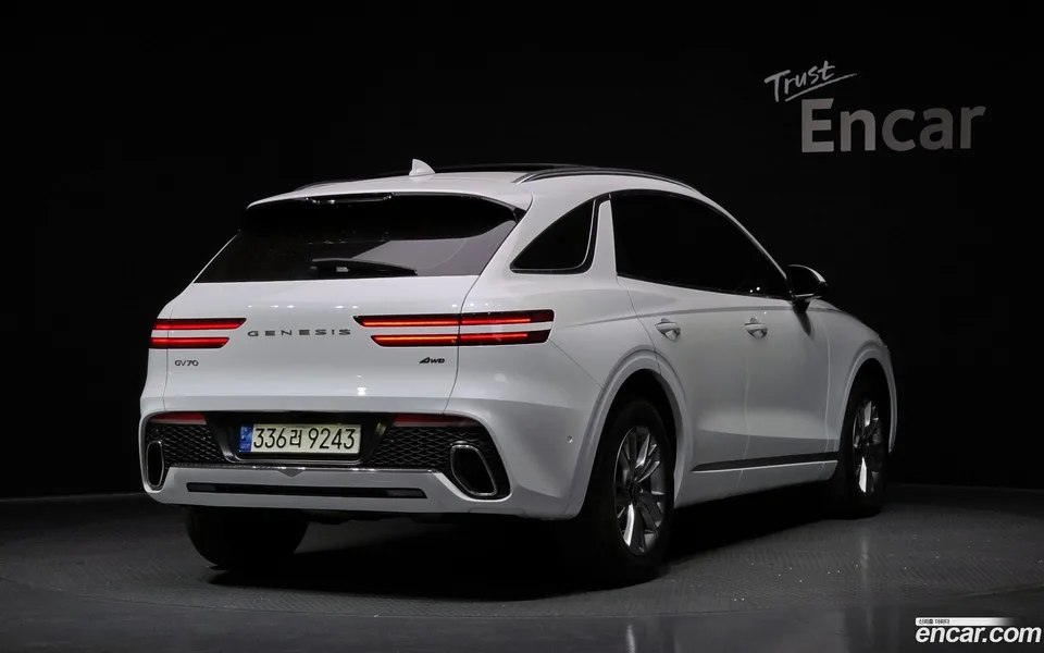 Genesis GV70 2.5T AWD 2022 — миниатюра 2