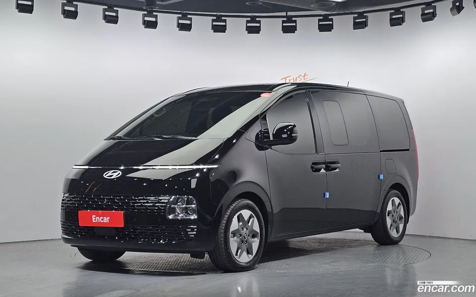 Hyundai Staria 11 2025 — фото 1, купить с доставкой в Москву