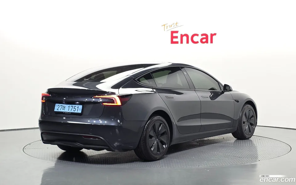 Tesla Model 3 RWD 2025 — миниатюра 2
