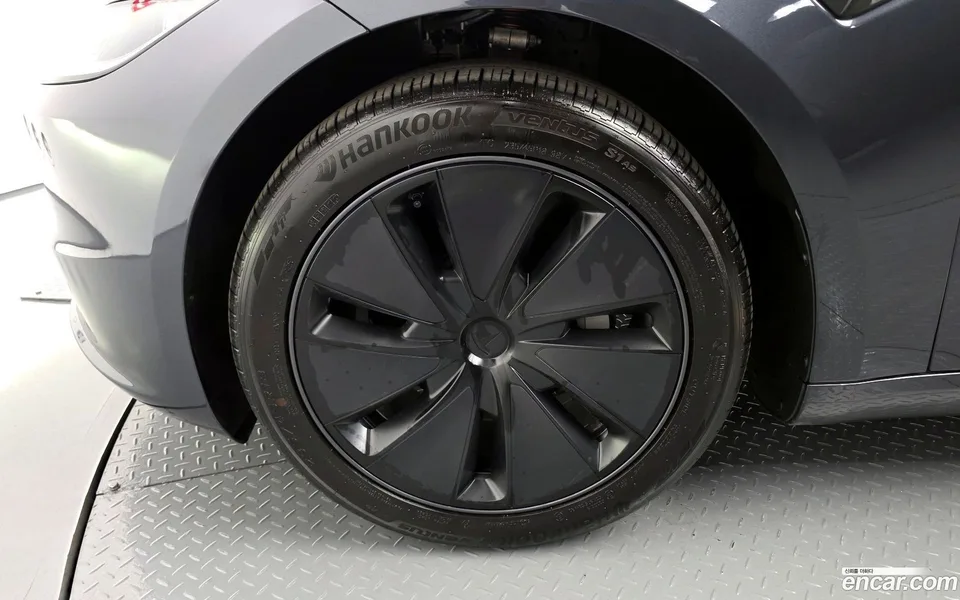 Tesla Model 3 RWD 2025 — миниатюра 5