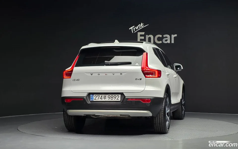 Volvo XC40 B4 2025 — миниатюра 4