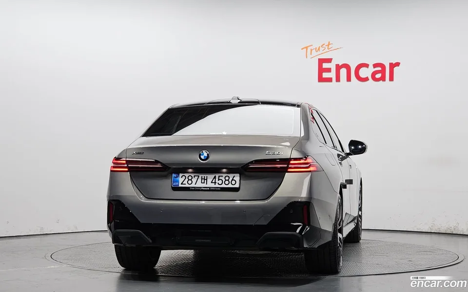 BMW 5 Series 530i xDrive M 2025 — миниатюра 4