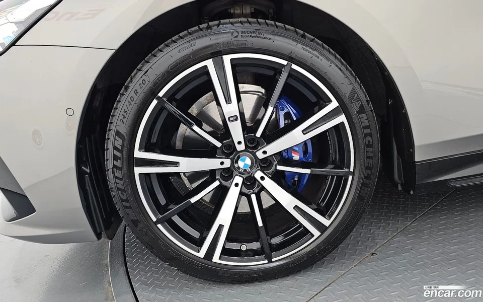 BMW 5 Series 530i xDrive M 2025 — миниатюра 5