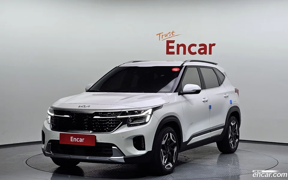 Kia Seltos 1.6 2WD 2024 — фото 1, купить с доставкой в Москву