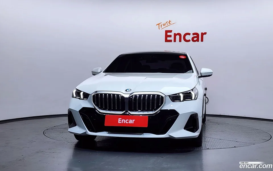 BMW 5 Series 530i xDrive M 2025 — миниатюра 3