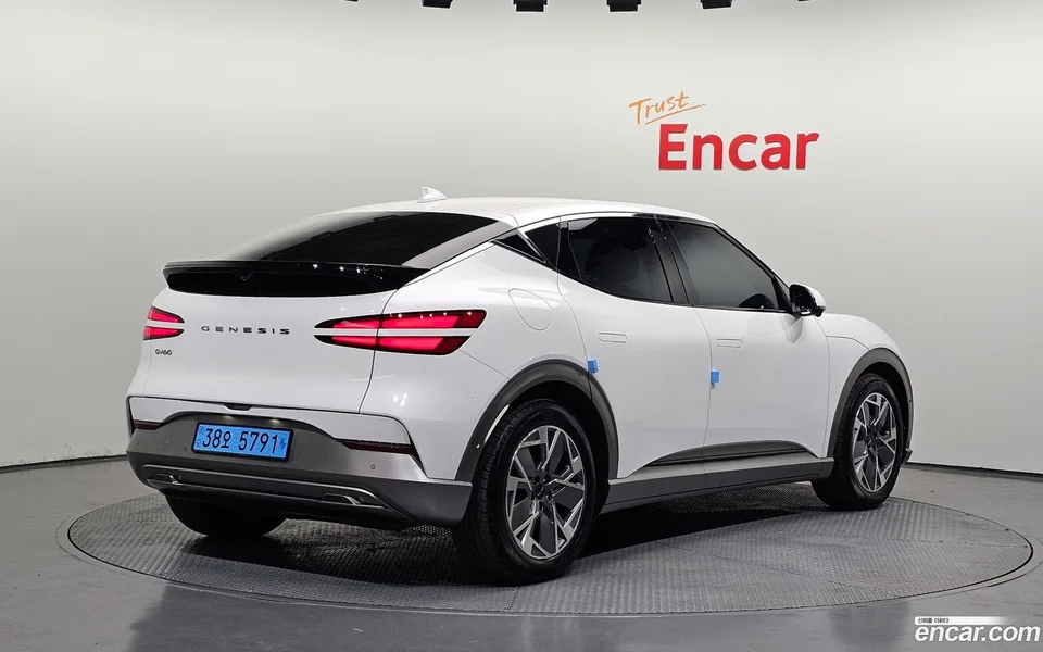 Genesis GV60 2022 — миниатюра 2
