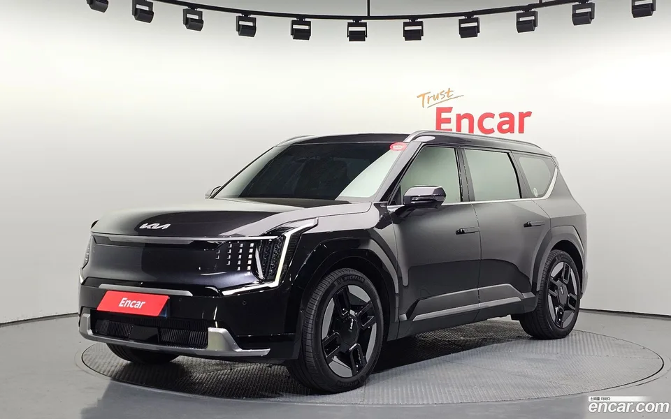 Kia EV9 4WD 2023 — фото 1, купить с доставкой в Москву