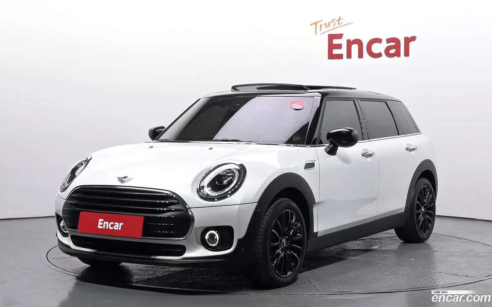 MINI Cooper Clubman 2023 — фото 1, купить с доставкой в Москву