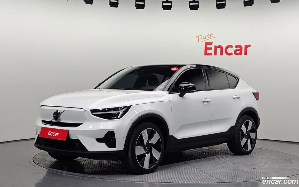 Volvo C40 Recharge 2022 — фото 1, купить с доставкой в Москву