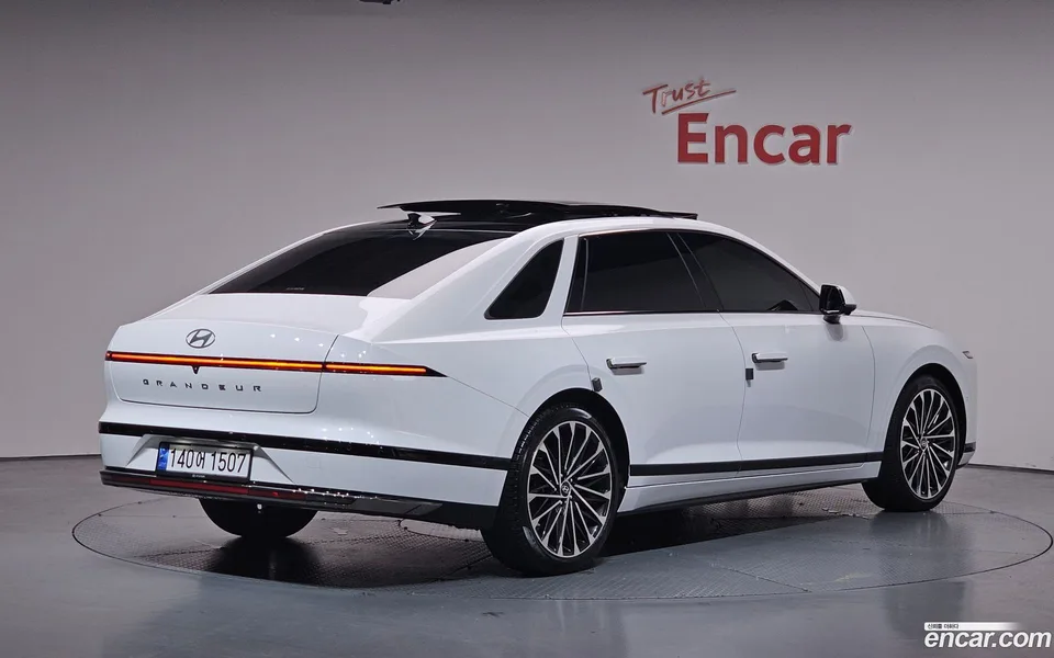 Hyundai Grandeur Hybrid 2023 — миниатюра 2