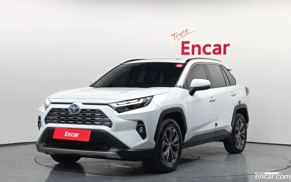 Toyota RAV4 2.5 4WD LTD 2024 — фото 1, купить с доставкой в Москву