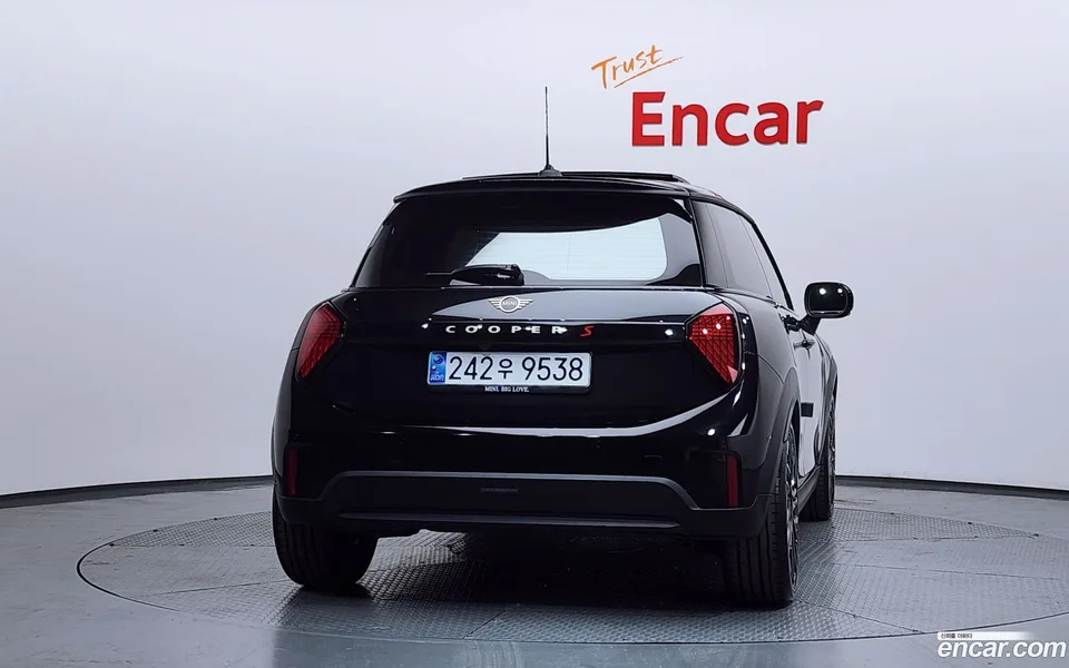MINI Cooper S 2024 — миниатюра 4