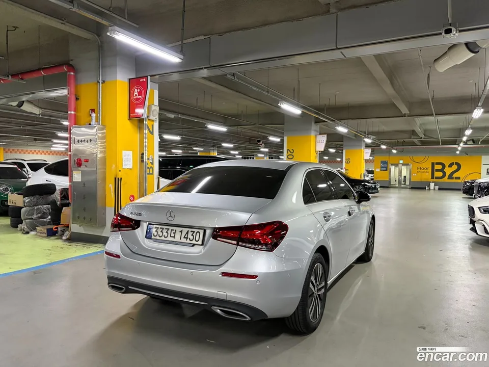 Mercedes-Benz A-Class A220 2023 — миниатюра 3