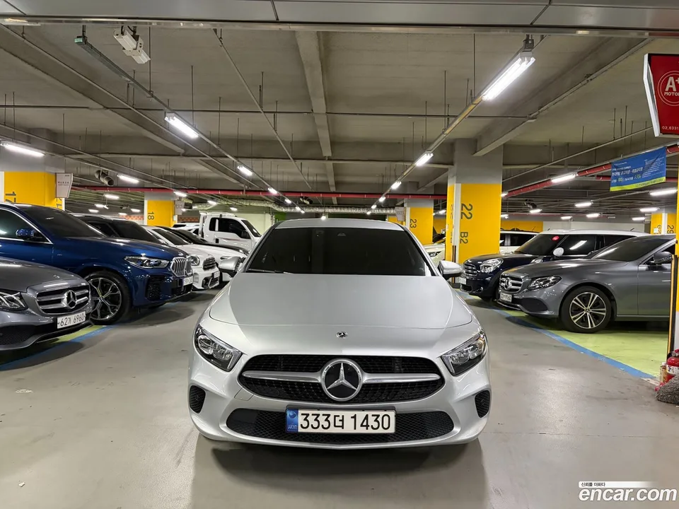 Mercedes-Benz A-Class A220 2023 — фото 1, купить с доставкой в Москву