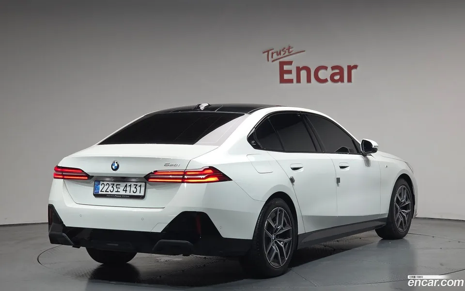 BMW 5 Series 520i M 2025 — миниатюра 2