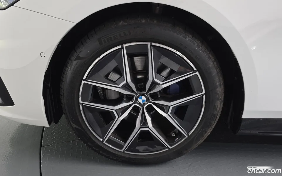 BMW 5 Series 520i M 2025 — миниатюра 5