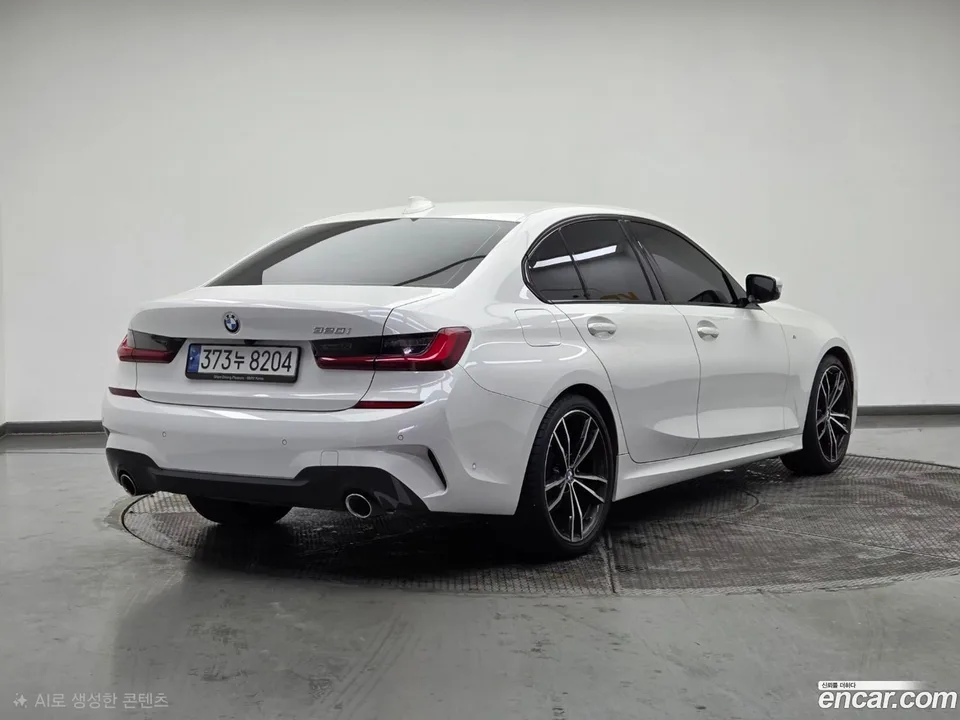 BMW 3 Series 320i M 2022 — миниатюра 2