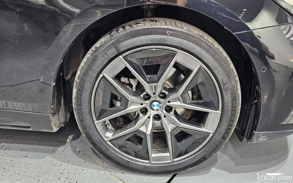 BMW 5 Series 523d 2024 — миниатюра 5