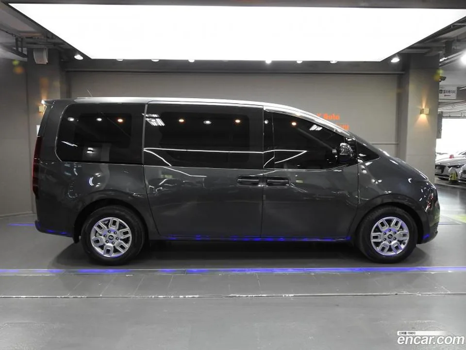 Hyundai Staria 5 2024 — миниатюра 3
